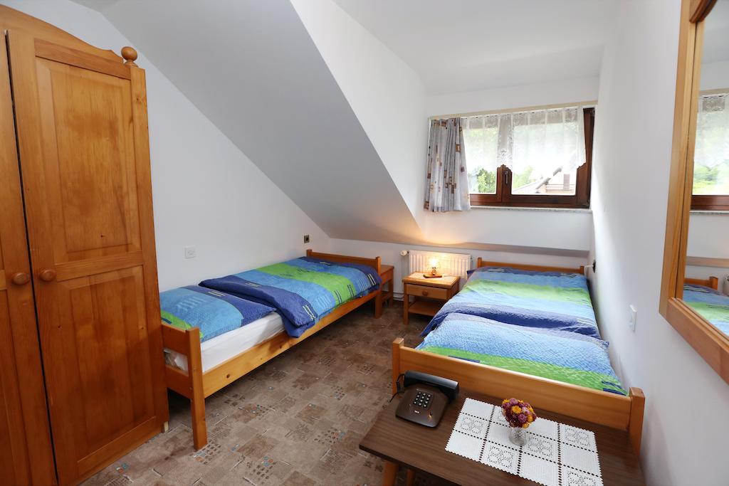 Bed & Breakfast Hisa Resje Hotel Bohinj Room photo