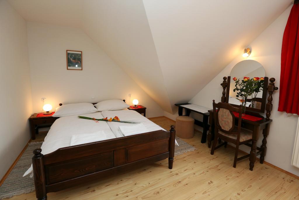 Bed & Breakfast Hisa Resje Hotel Bohinj Room photo