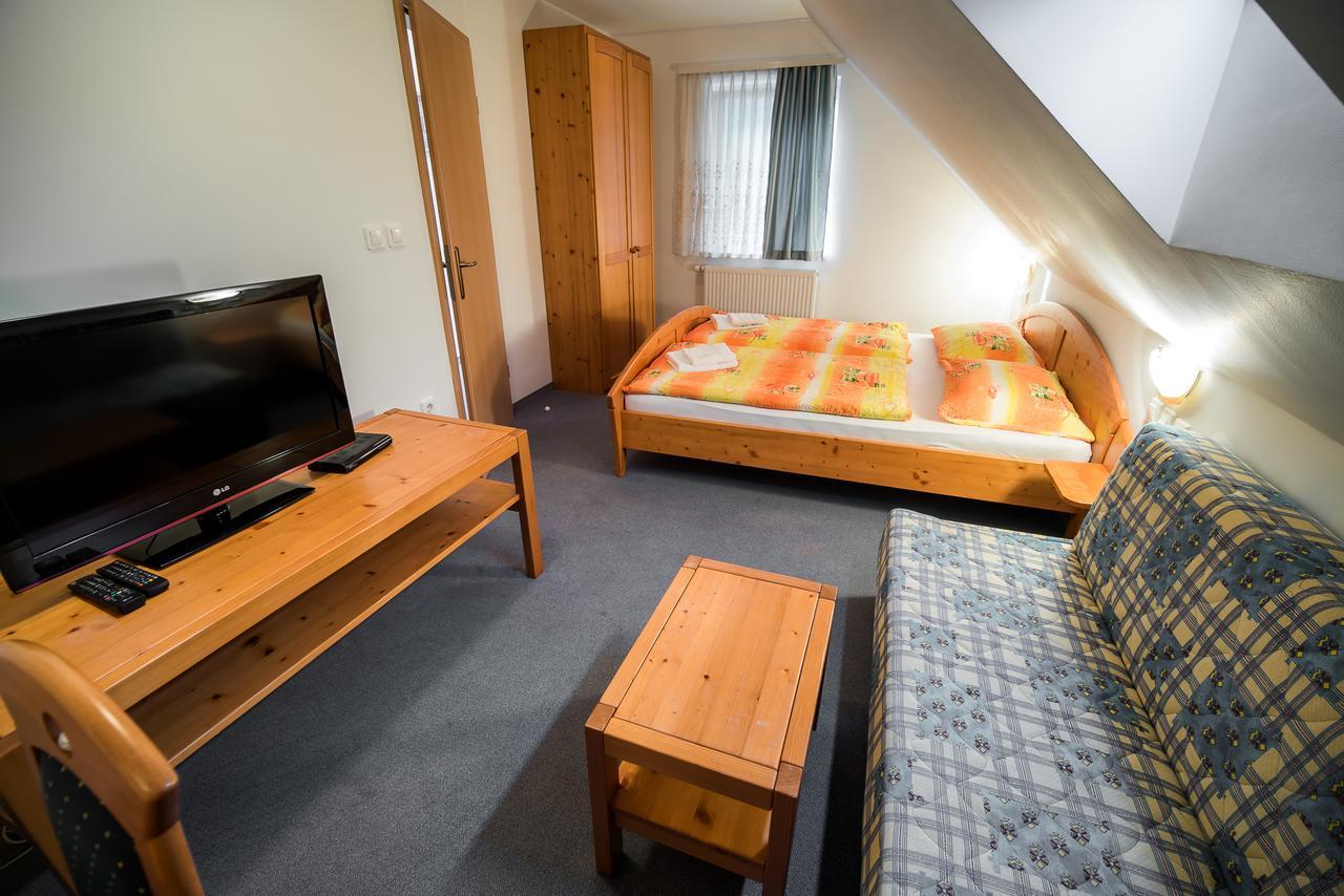 Bed & Breakfast Hisa Resje Hotel Bohinj Room photo