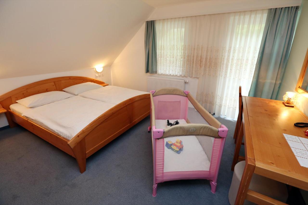 Bed & Breakfast Hisa Resje Hotel Bohinj Room photo